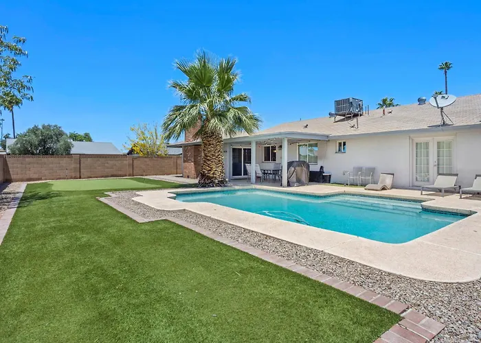 Getaway - Pool - Putting Holiday home